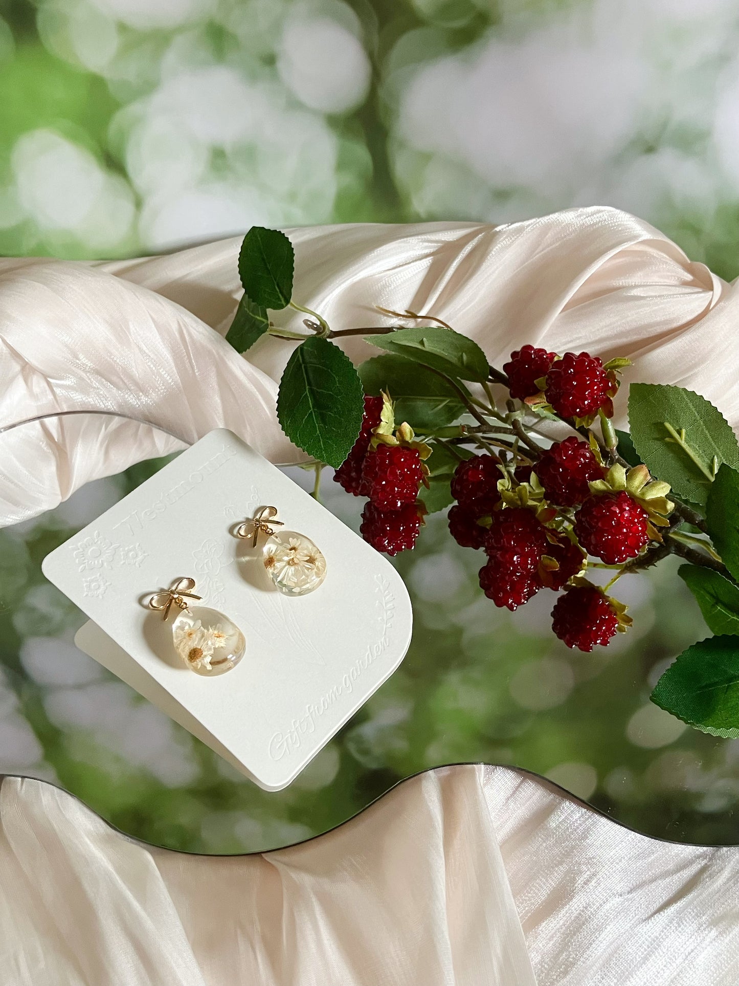 Daisy white flower Earrings-Gift From Gardens 001